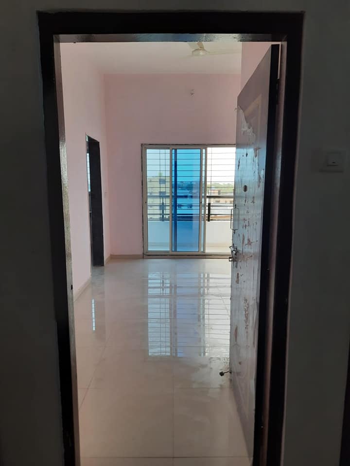 1BHK · Semi Furnished · Apartment