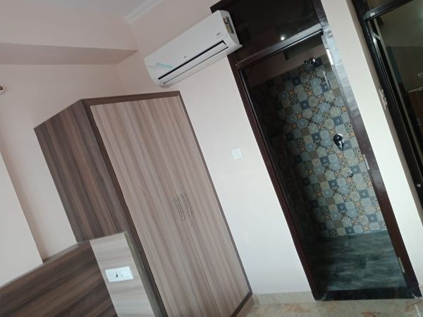 1BHK · Semi Furnished · Apartment