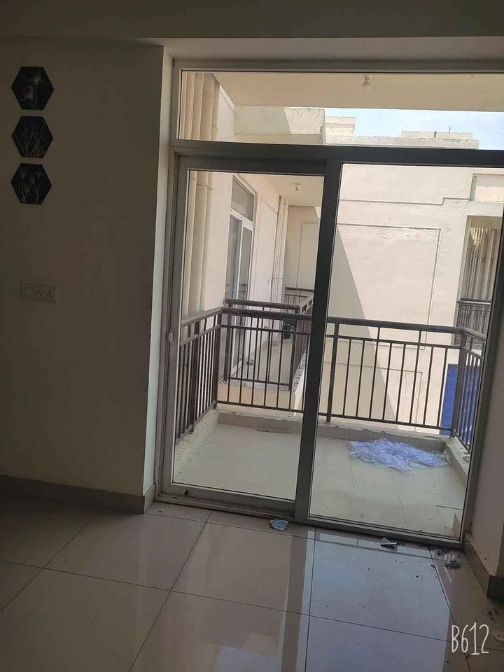 1BHK · Semi Furnished · Apartment
