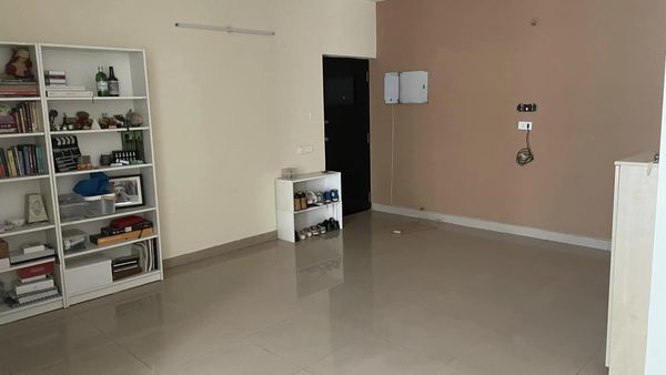 3BHK · Semi Furnished · Apartment