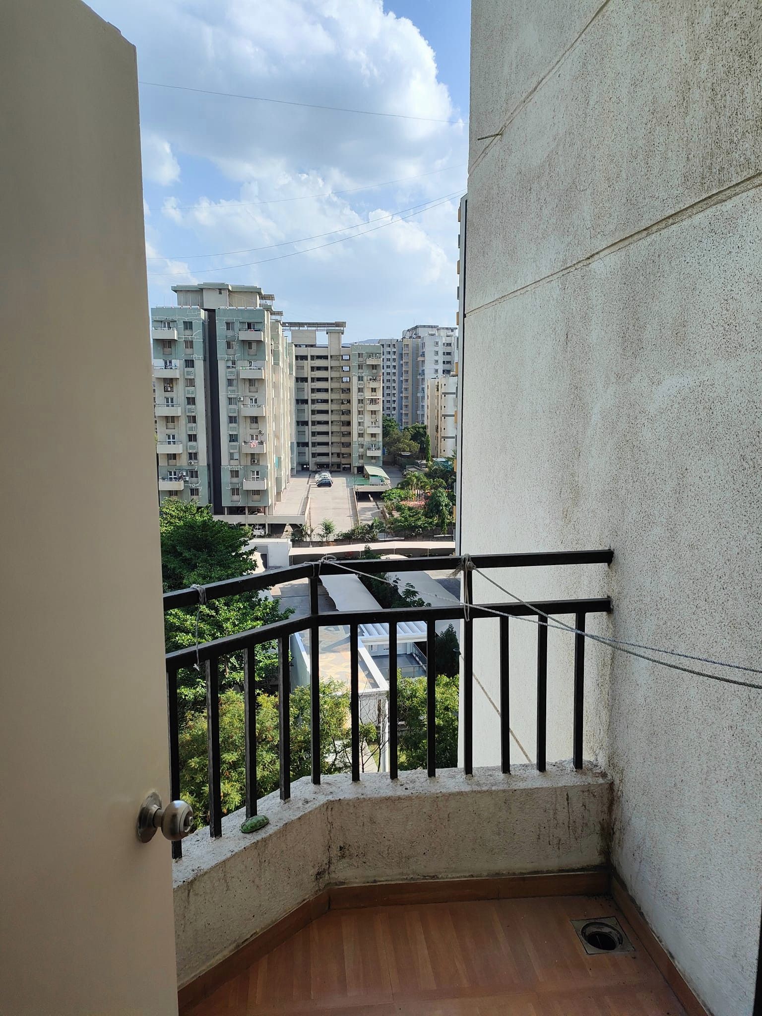 2BHK · Semi Furnished · Apartment