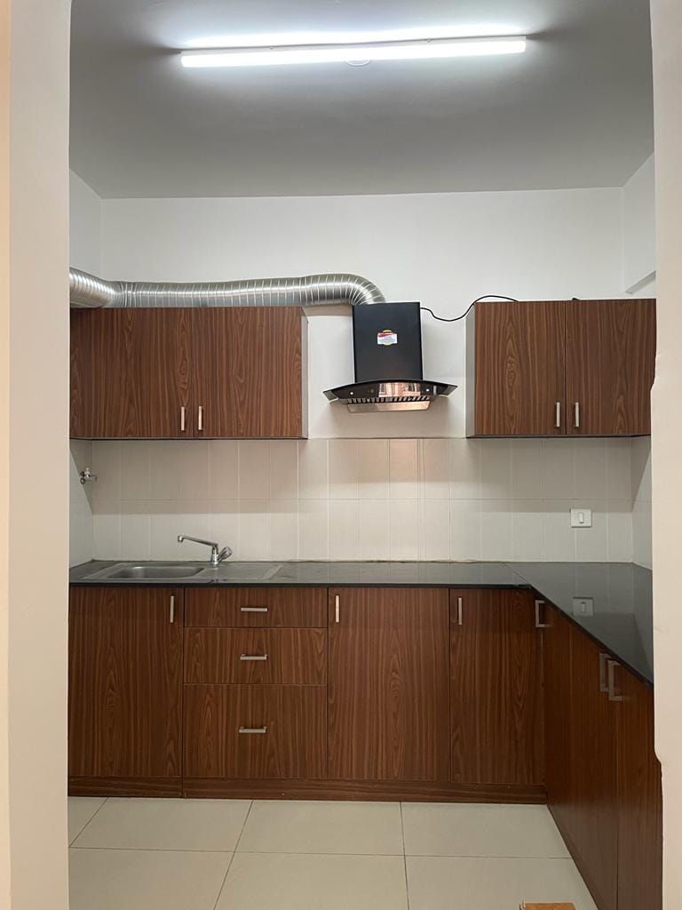 3BHK · Semi Furnished · Apartment