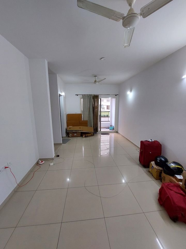 2BHK · Semi Furnished · Apartment