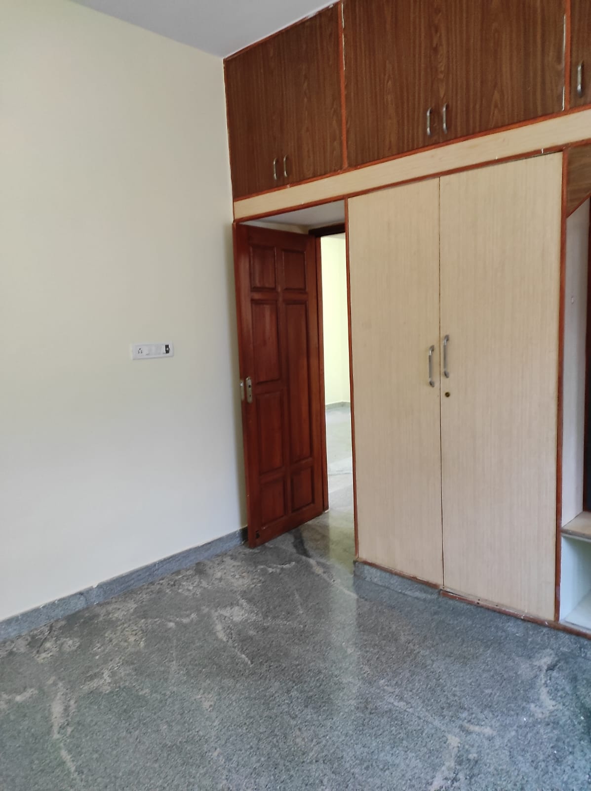 1BHK · Semi Furnished · Apartment