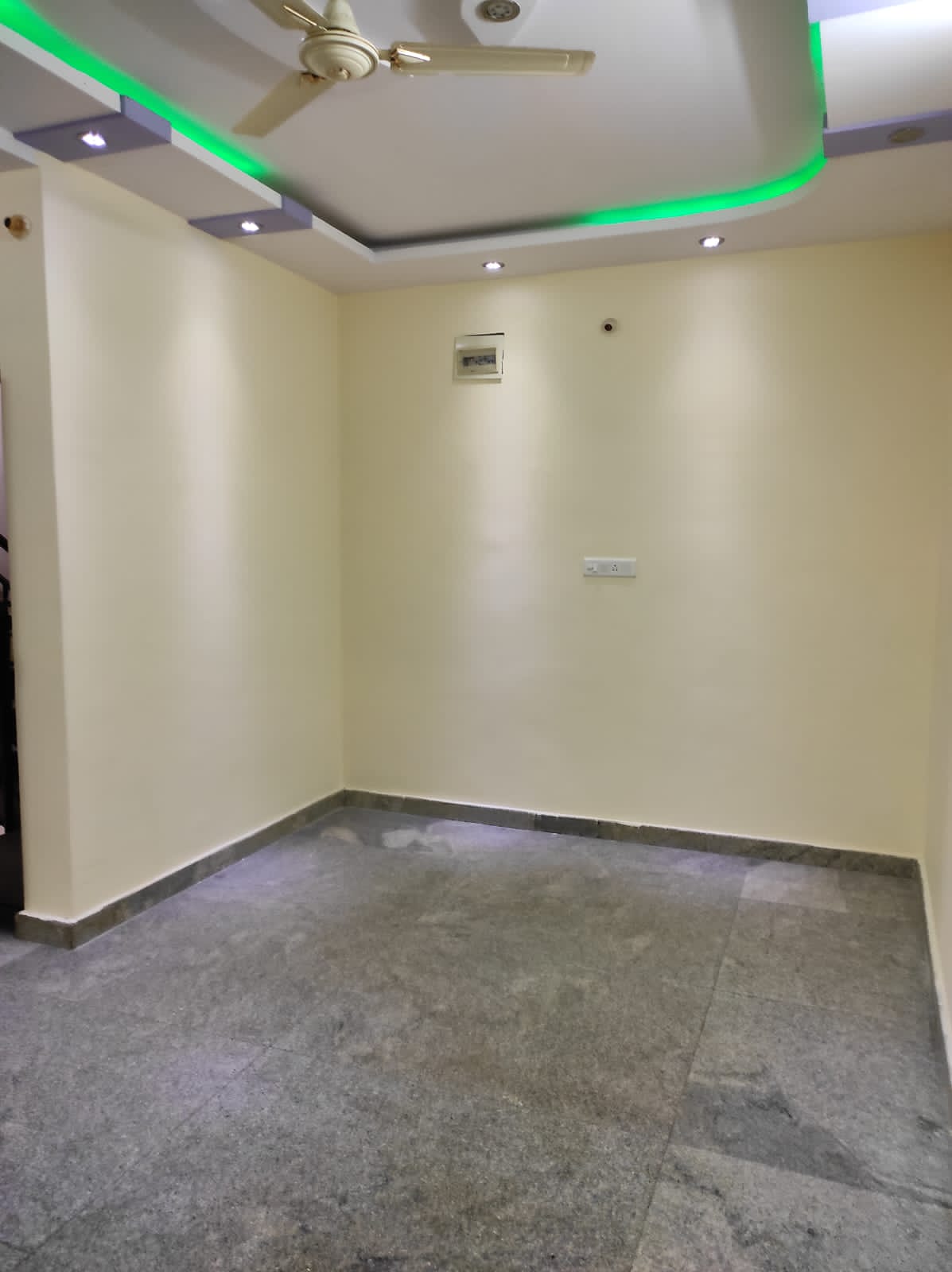 1BHK · Semi Furnished · Apartment