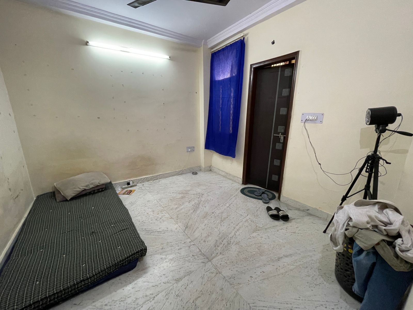 1BHK · Semi Furnished · Apartment
