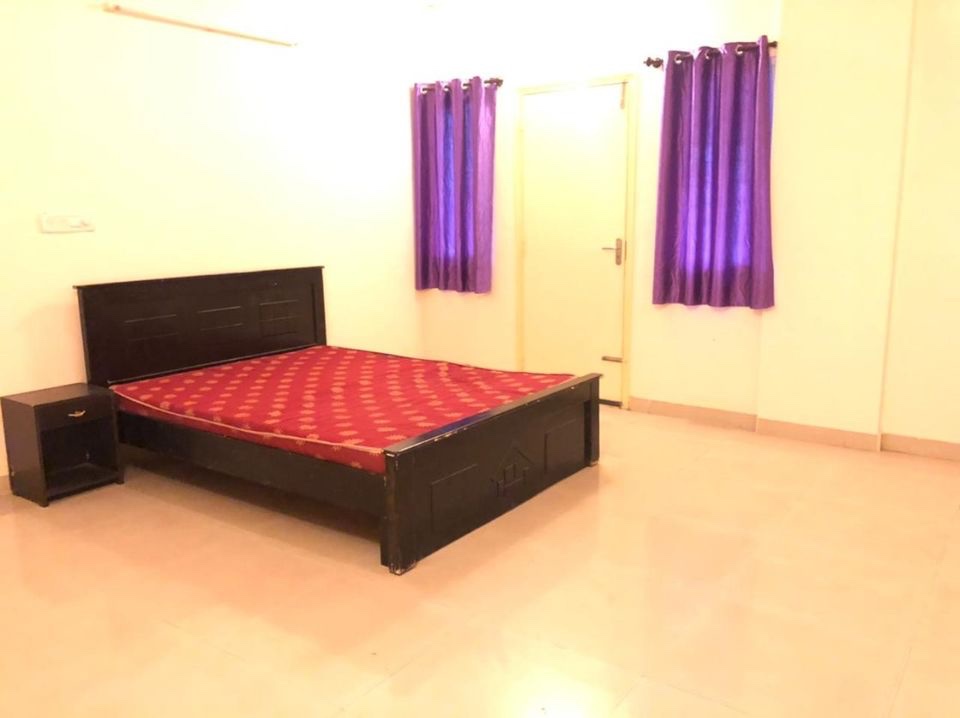 Single Room · Furnished · Apartment