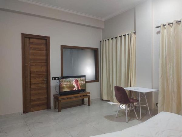 Single Room · Furnished · Apartment