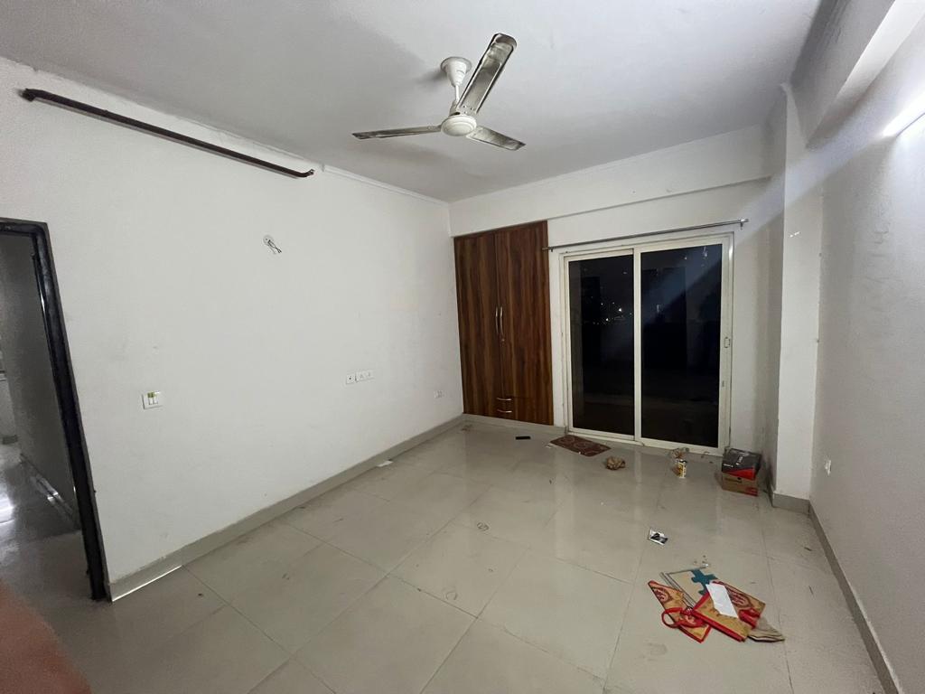 1BHK · Semi Furnished · Apartment