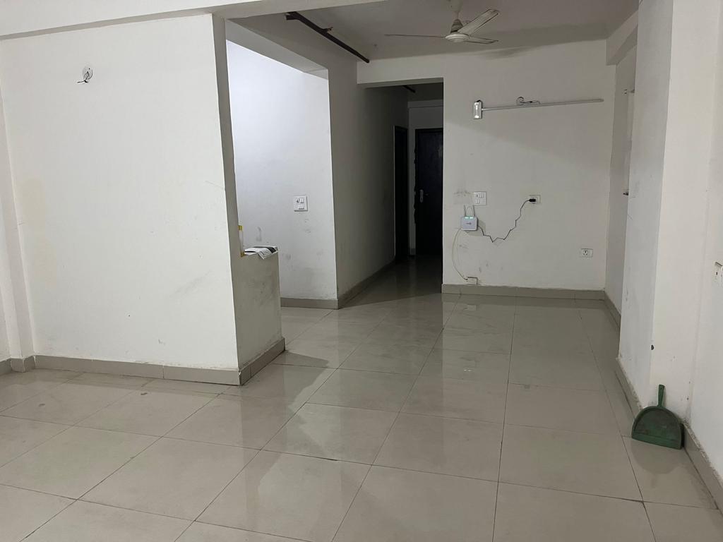 1BHK · Semi Furnished · Apartment