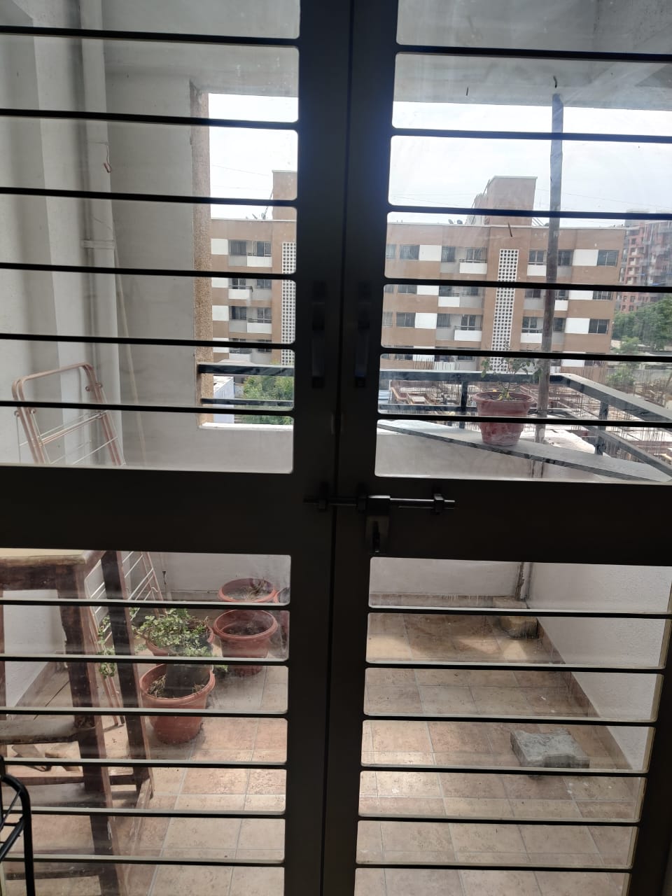 1BHK · Semi Furnished · Apartment