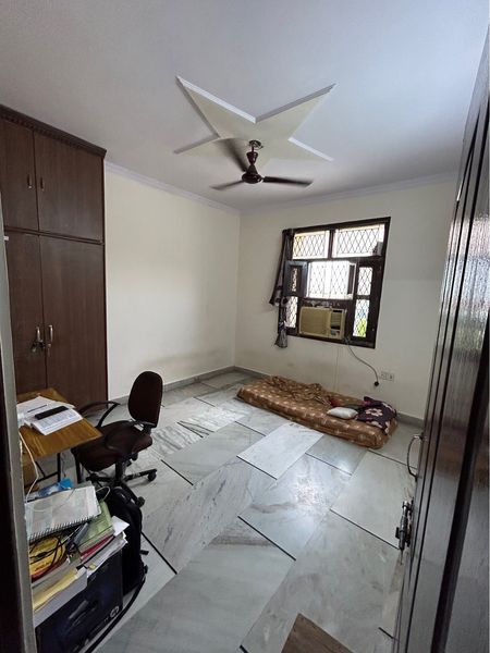 Single Room · Semi Furnished · Apartment