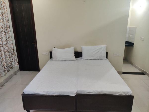 Single Room · Furnished · Apartment