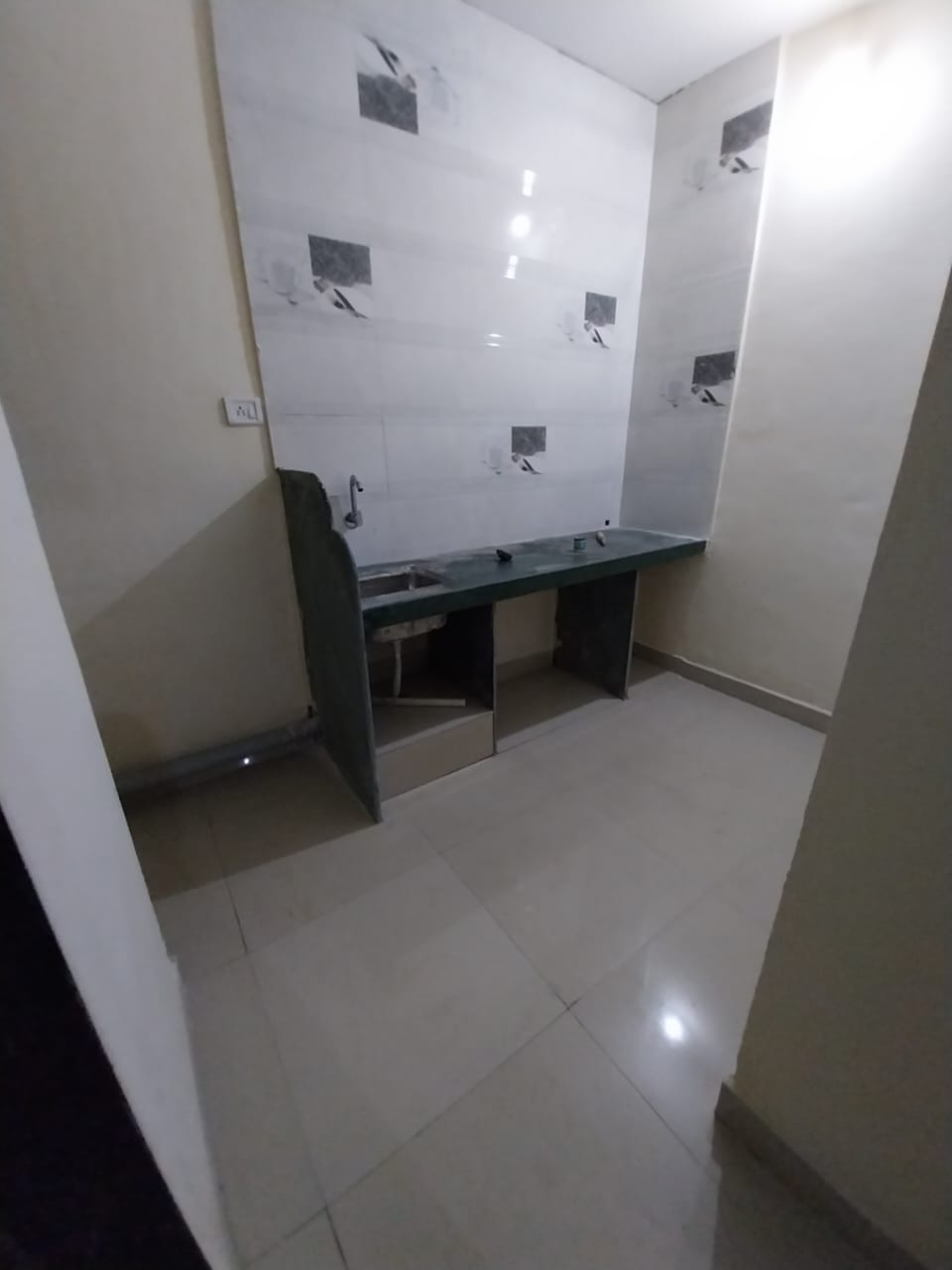 1BHK · Semi Furnished · Apartment