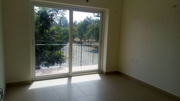 3BHK · Semi Furnished · Apartment