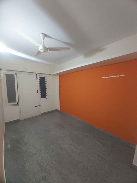 1BHK · Semi Furnished · Apartment