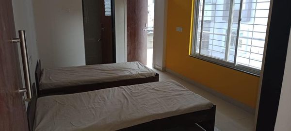 Single Room · Semi Furnished · Apartment