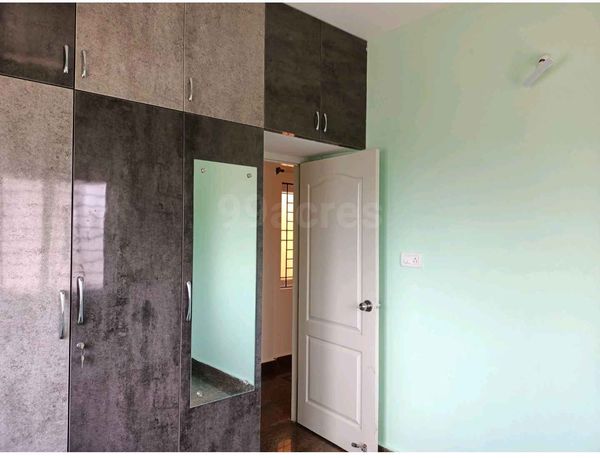 1BHK · Semi Furnished · Apartment