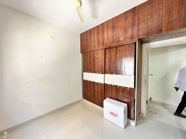 1BHK · Semi Furnished · Apartment