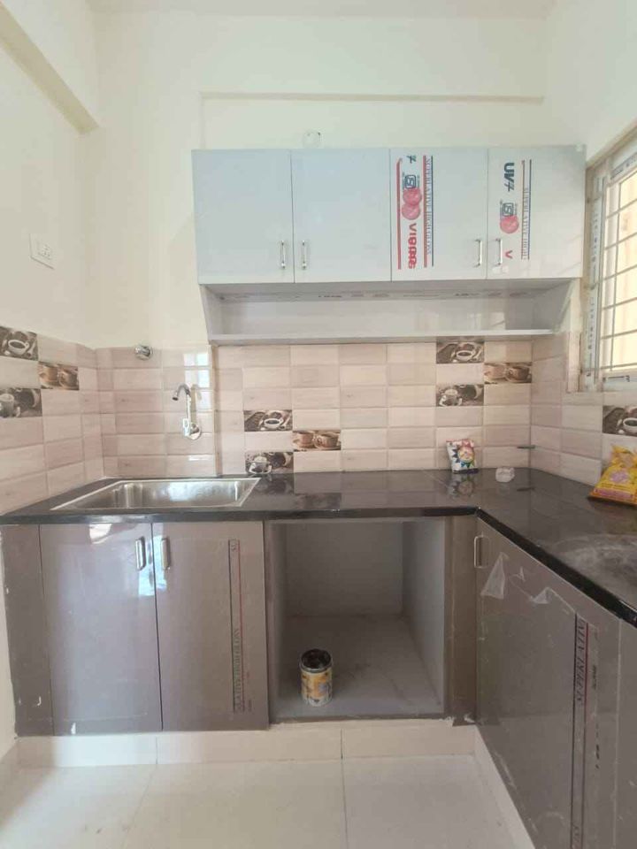 1BHK · Semi Furnished · Apartment