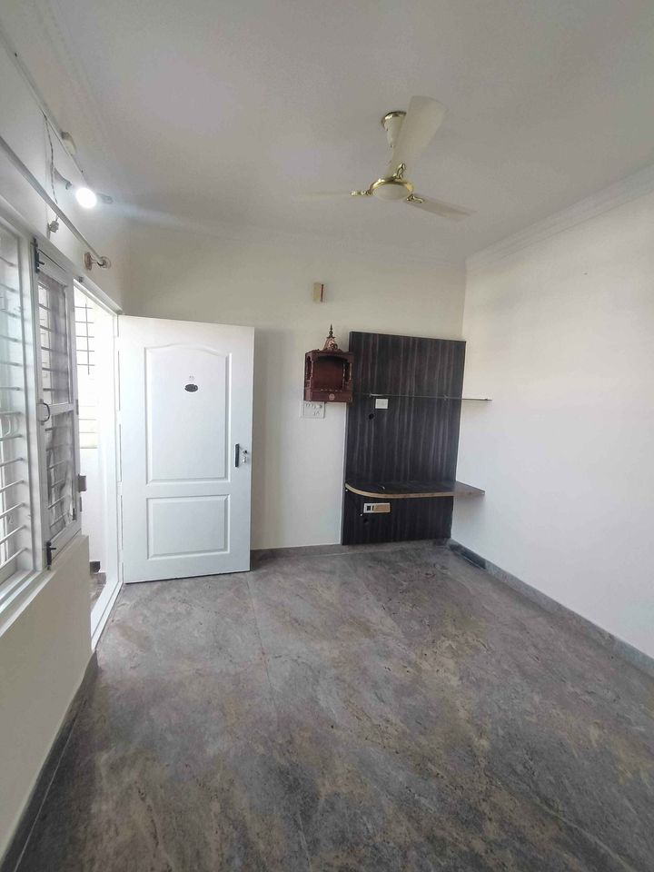 1BHK · Semi Furnished · Apartment