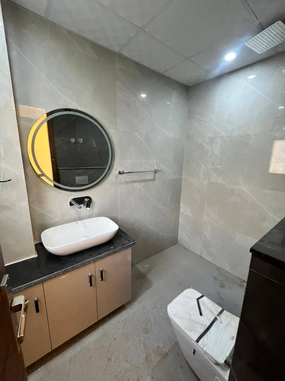 3BHK · Semi Furnished · Apartment