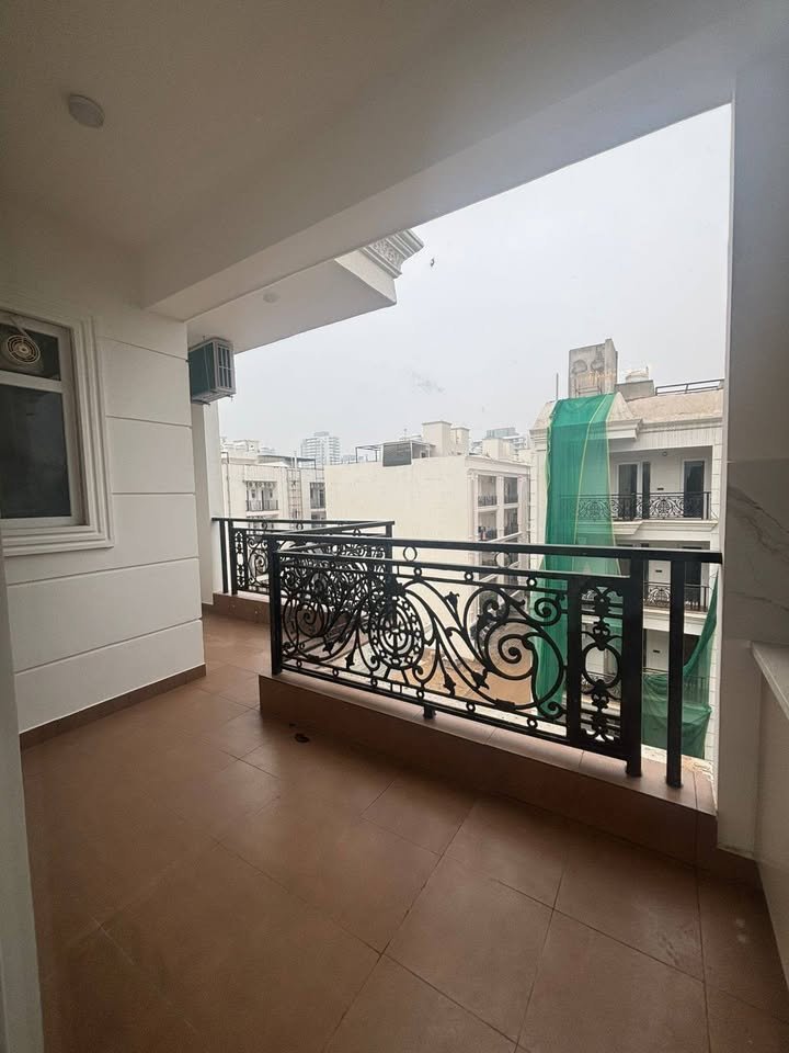 3BHK · Semi Furnished · Apartment