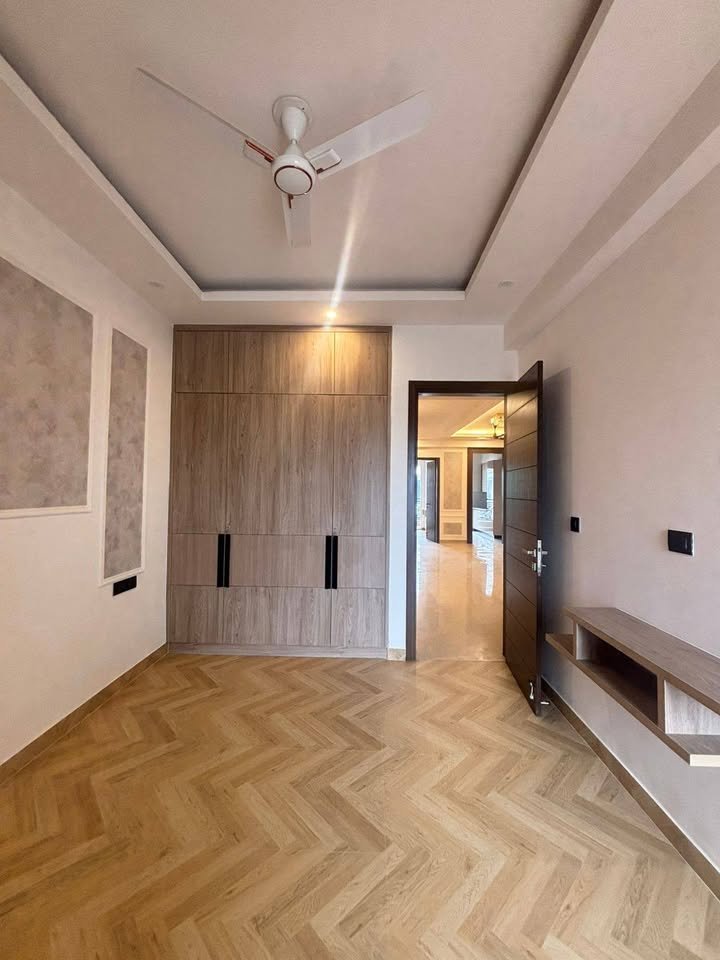 3BHK · Semi Furnished · Apartment