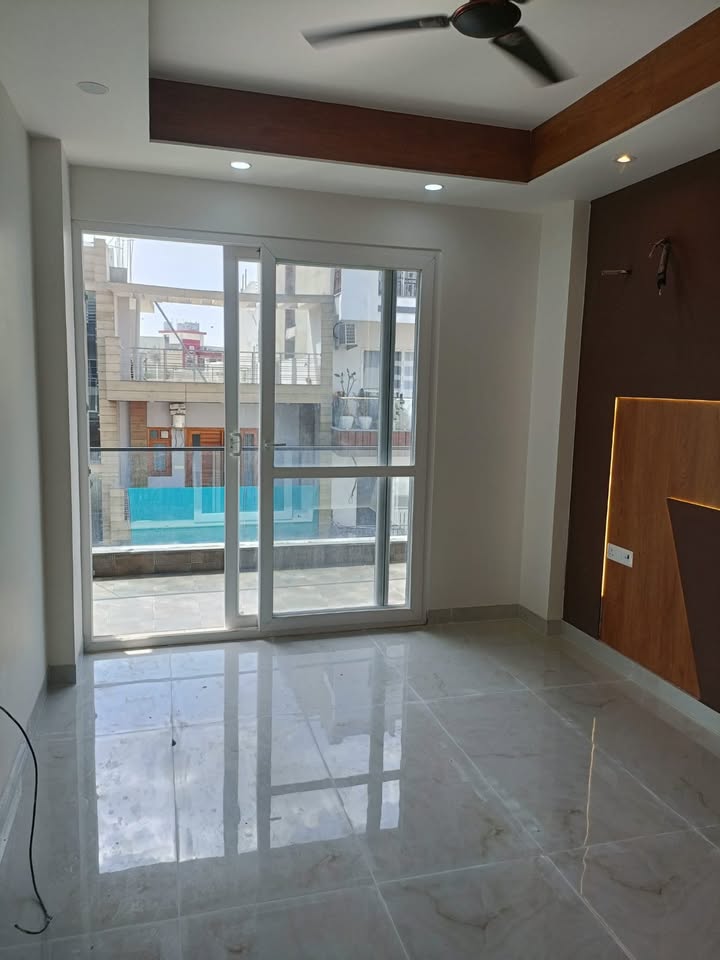 3BHK · Semi Furnished · Apartment