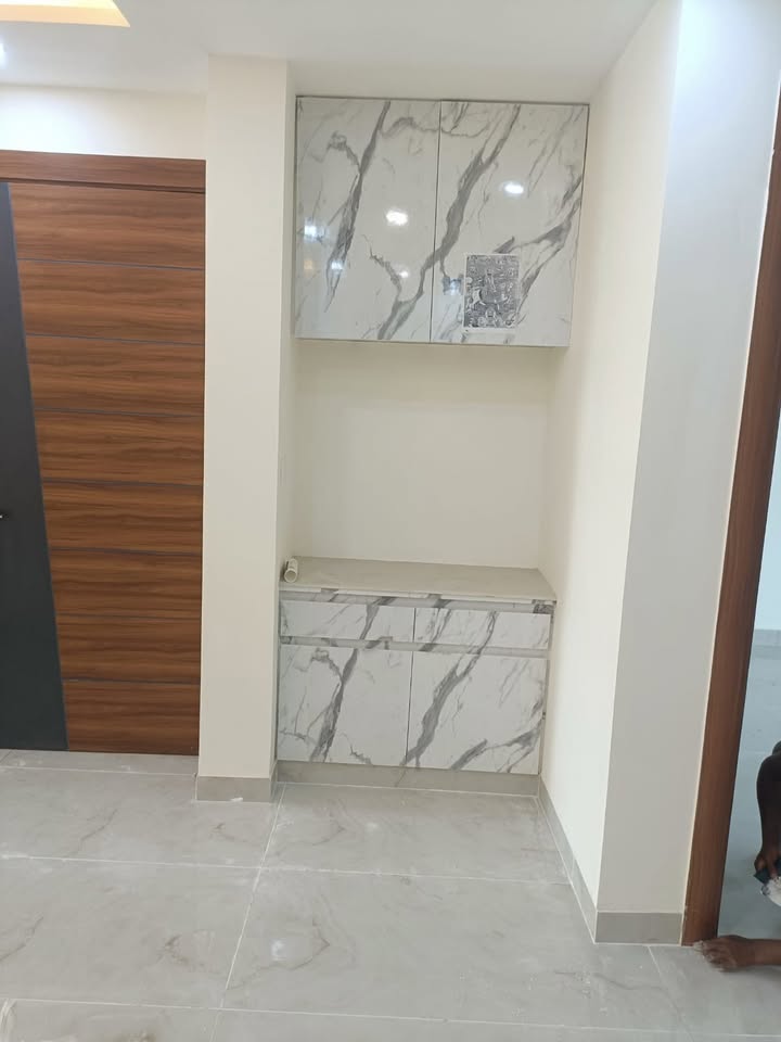 3BHK · Semi Furnished · Apartment