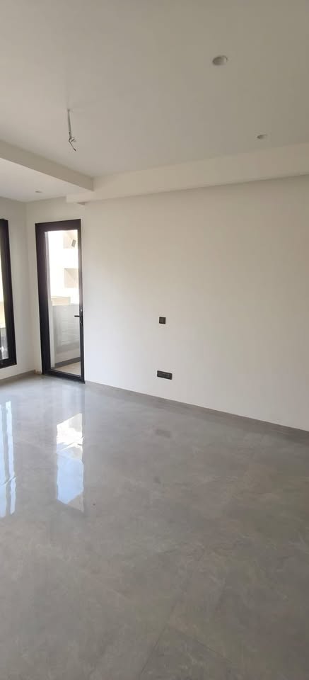 4BHK · Semi Furnished · Apartment
