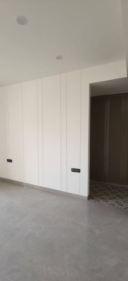 4BHK · Semi Furnished · Apartment