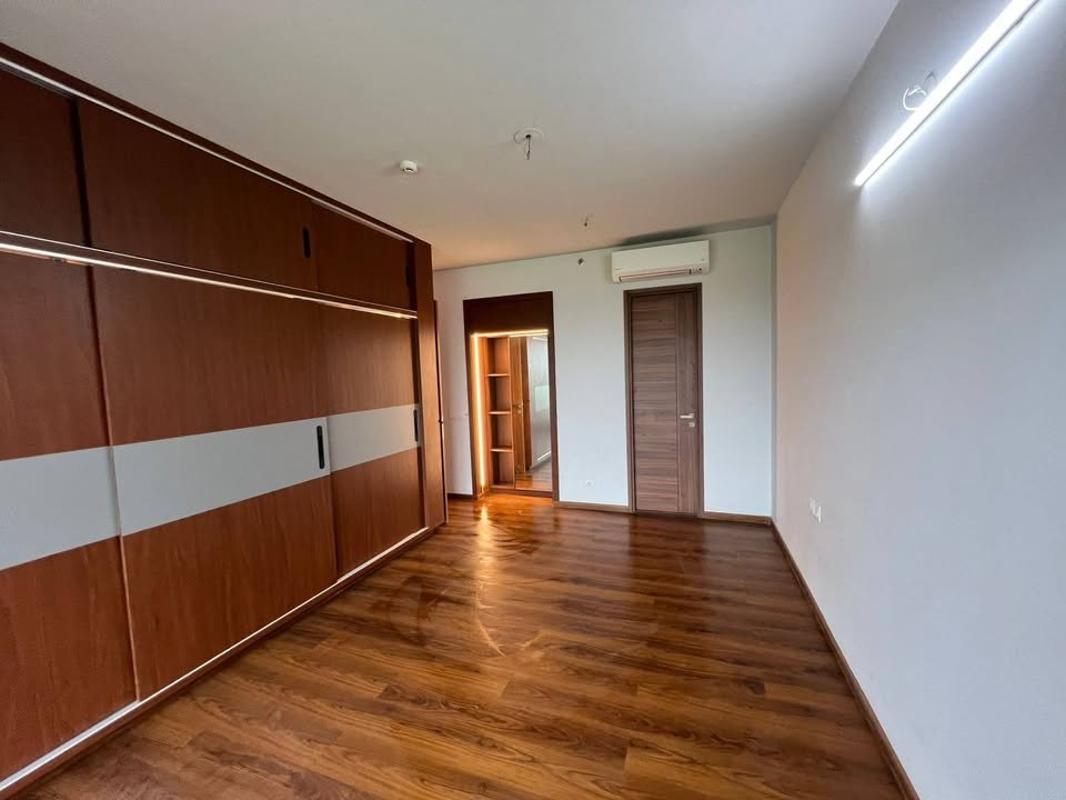 3BHK · Semi Furnished · Apartment
