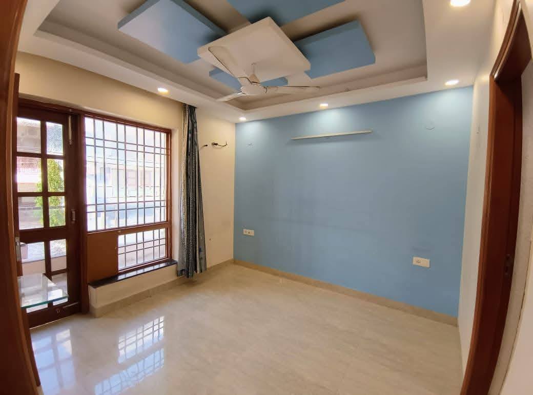 3BHK · Semi Furnished · Apartment