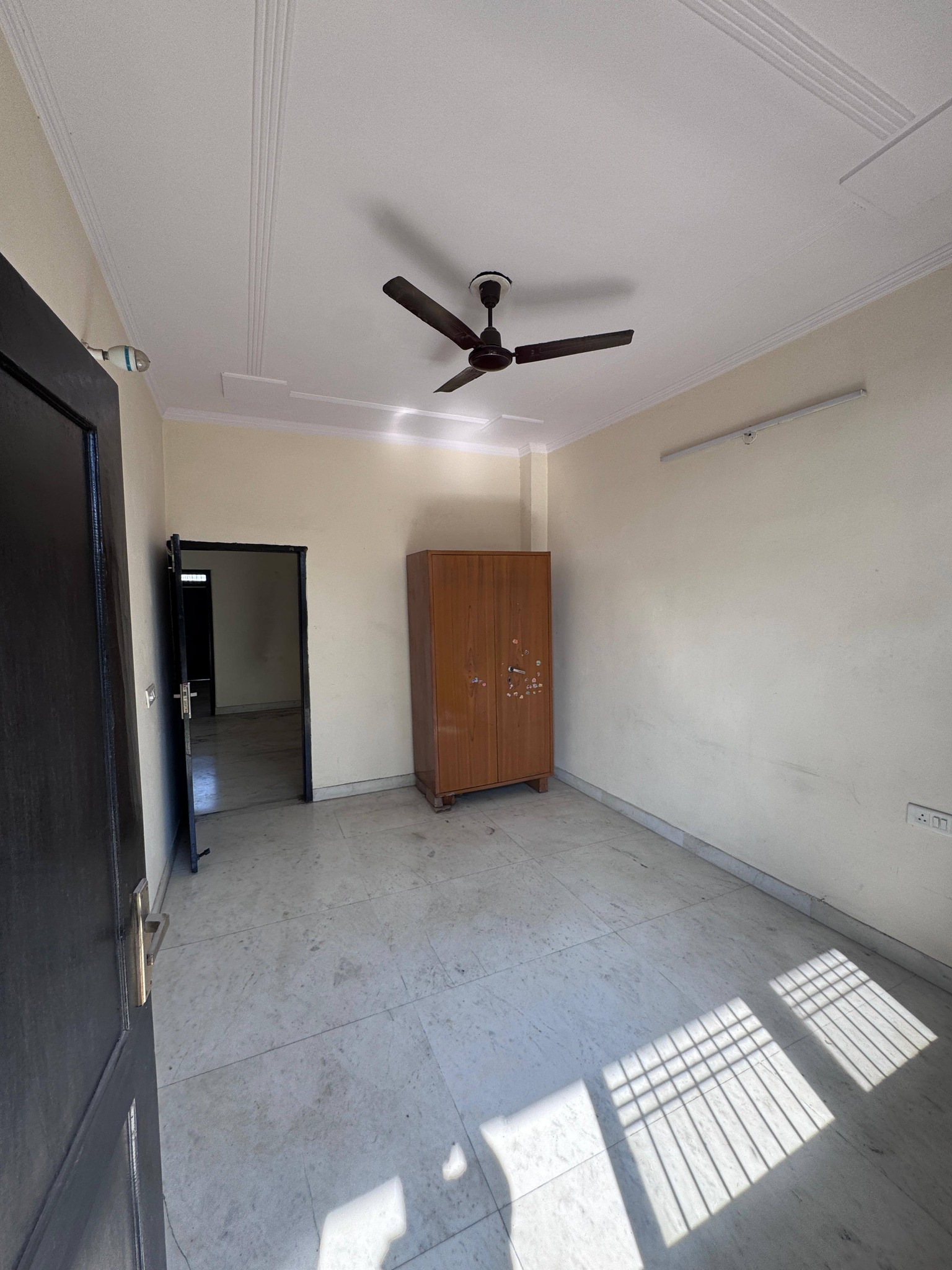 3BHK · Semi Furnished · Apartment