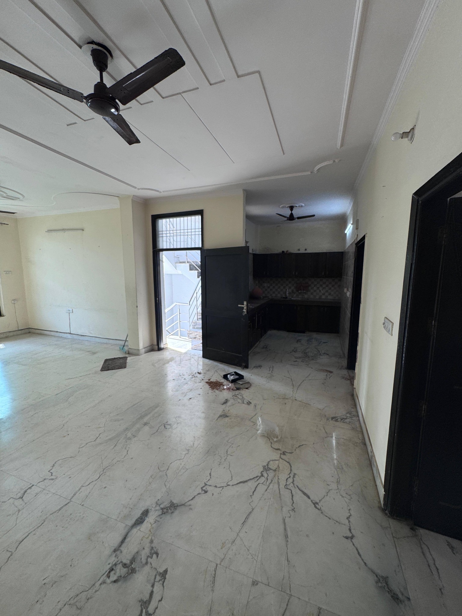 3BHK · Semi Furnished · Apartment