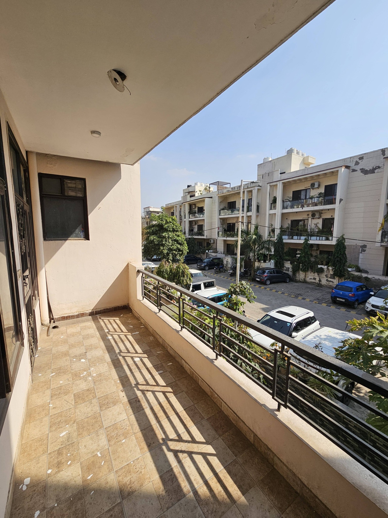 3BHK · Semi Furnished · Apartment