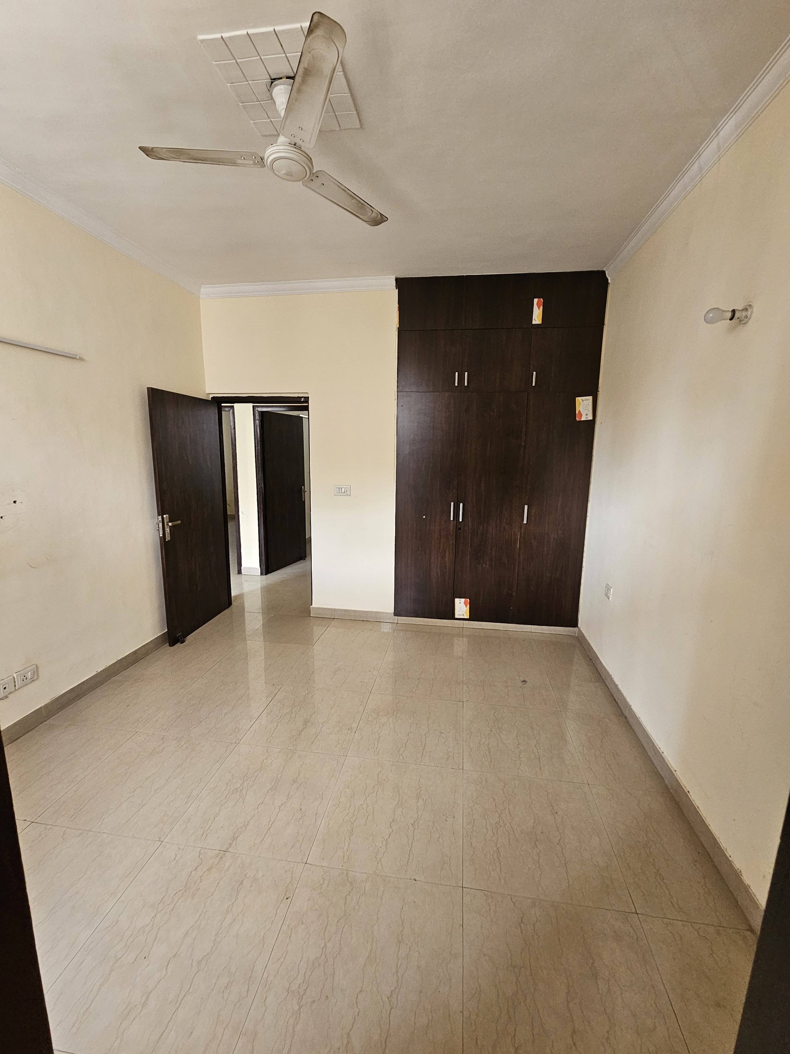 3BHK · Semi Furnished · Apartment