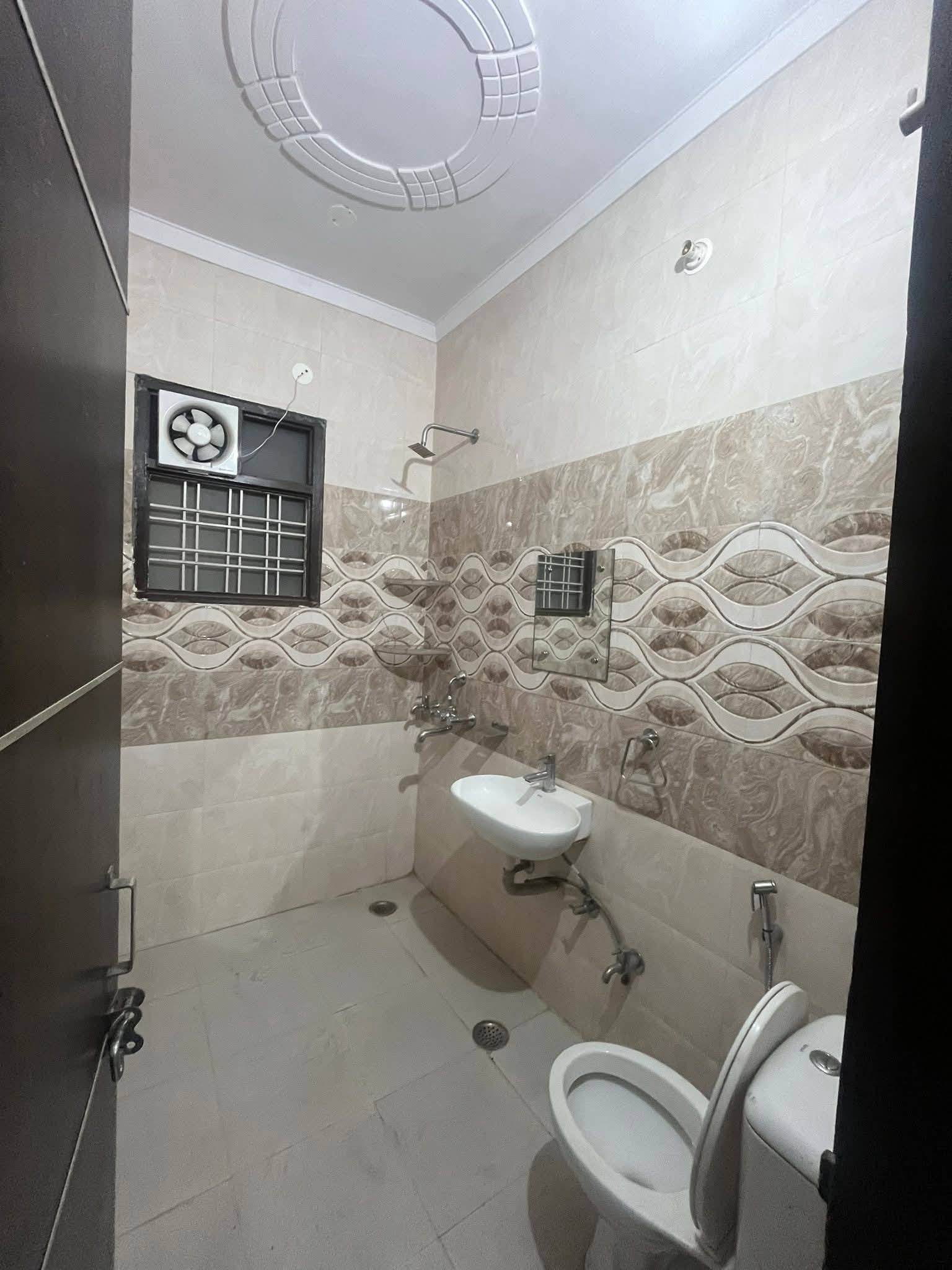 2BHK · Semi Furnished · Apartment