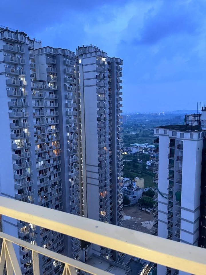 3BHK · Semi Furnished · Apartment