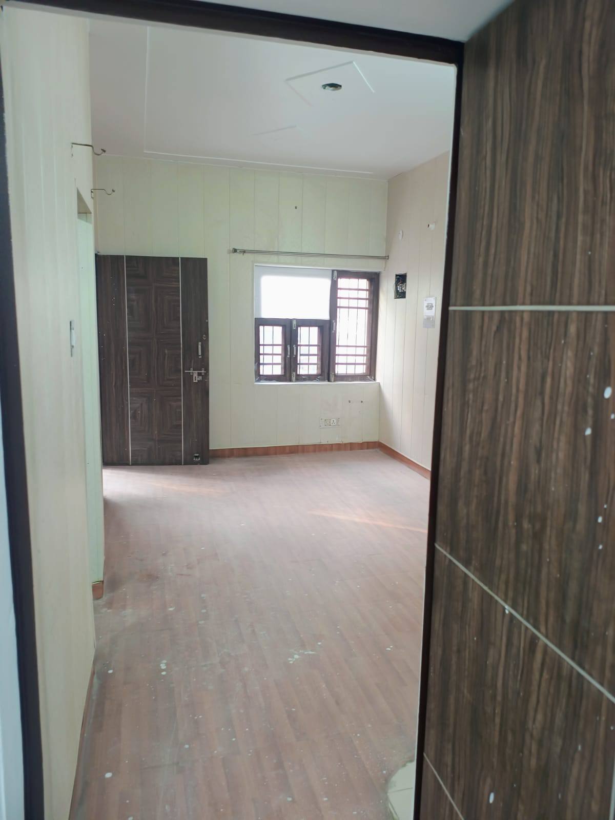 1BHK · Semi Furnished · Apartment