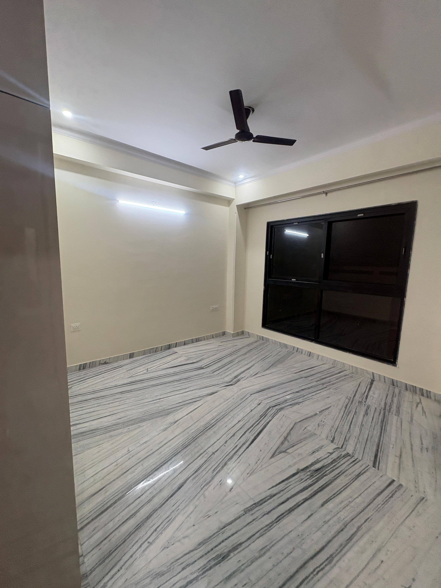 3BHK · Semi Furnished · Apartment