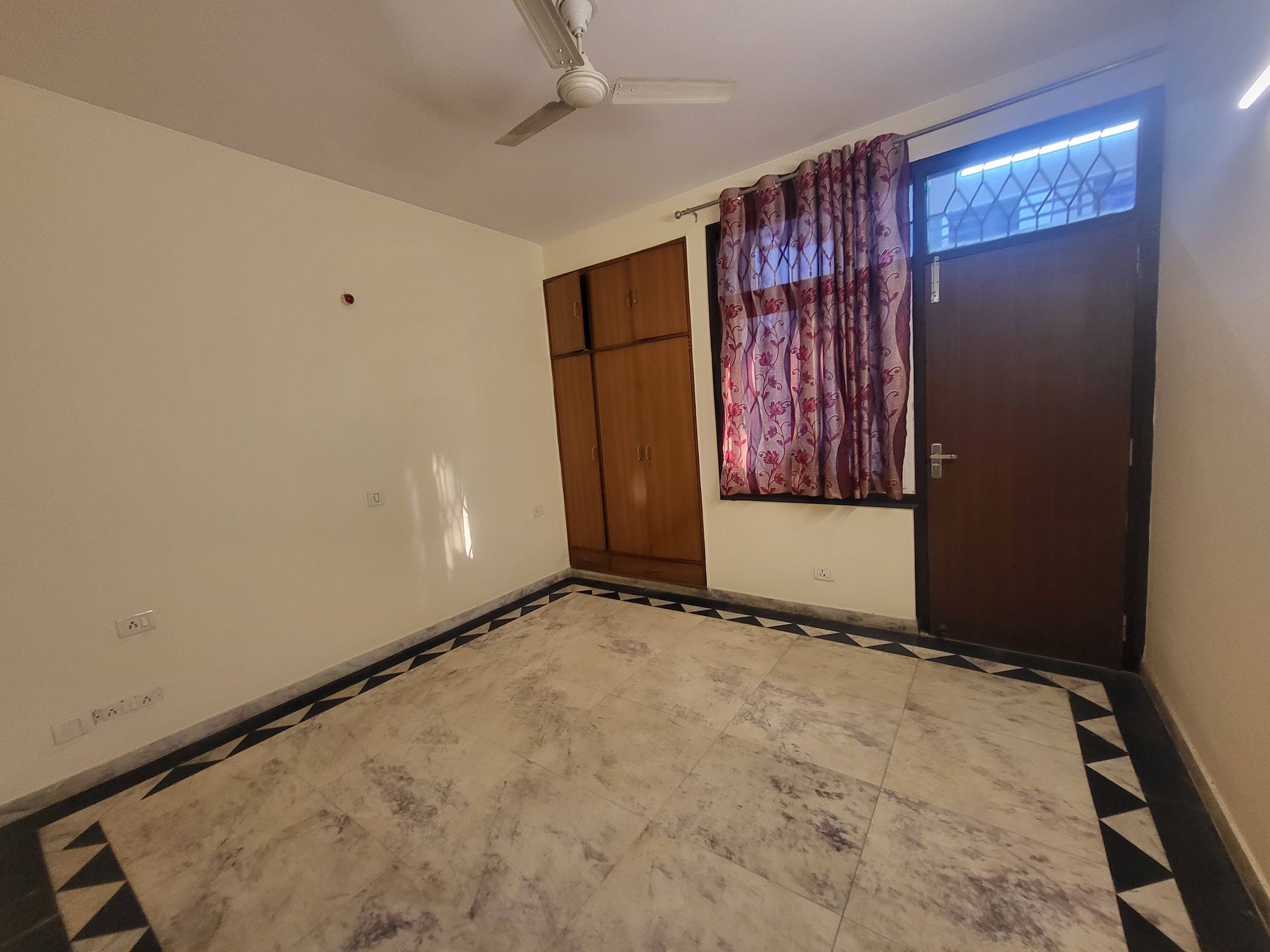3BHK · Semi Furnished · Apartment