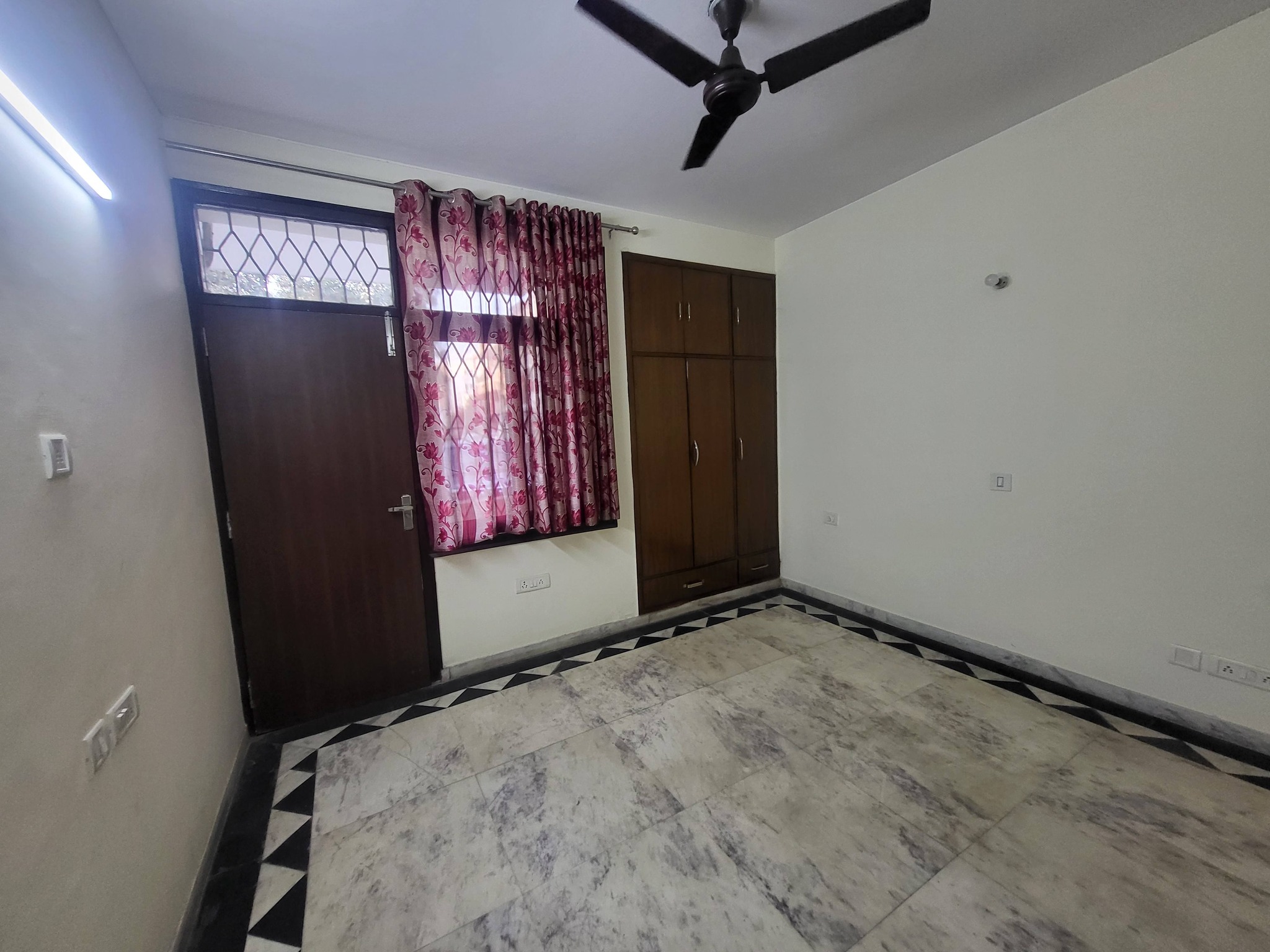 3BHK · Semi Furnished · Apartment