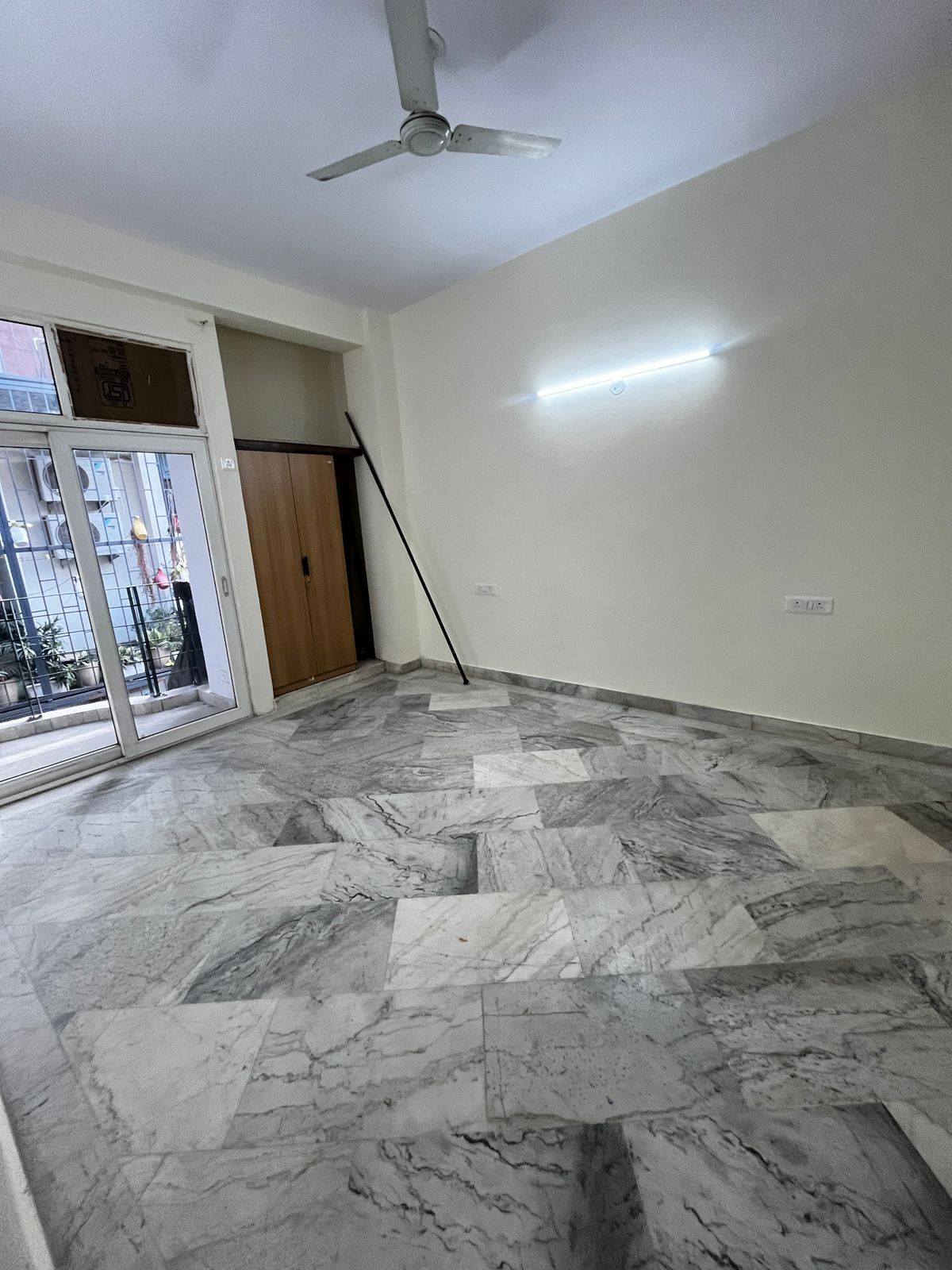 3BHK · Semi Furnished · Apartment