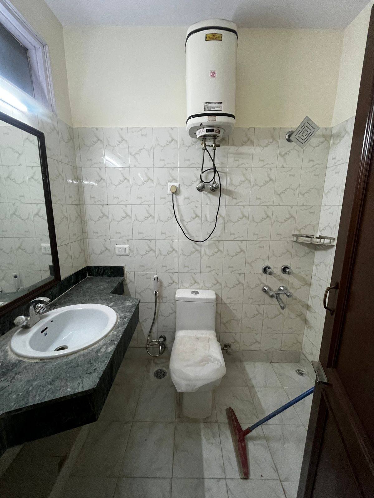 3BHK · Semi Furnished · Apartment