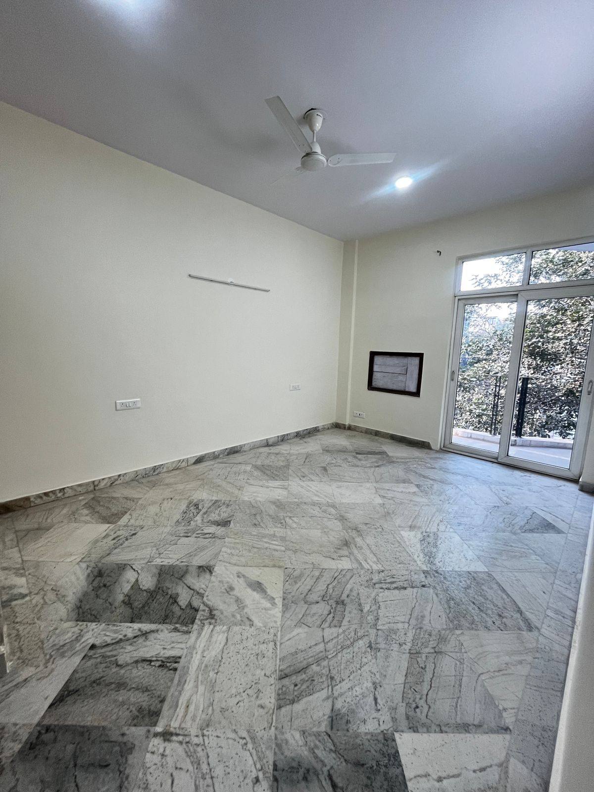 3BHK · Semi Furnished · Apartment