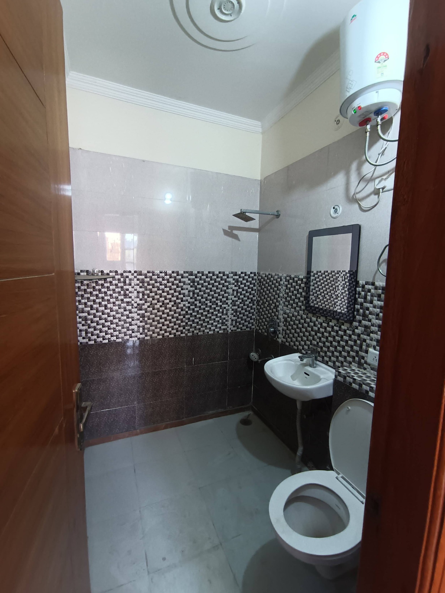 3BHK · Semi Furnished · Apartment