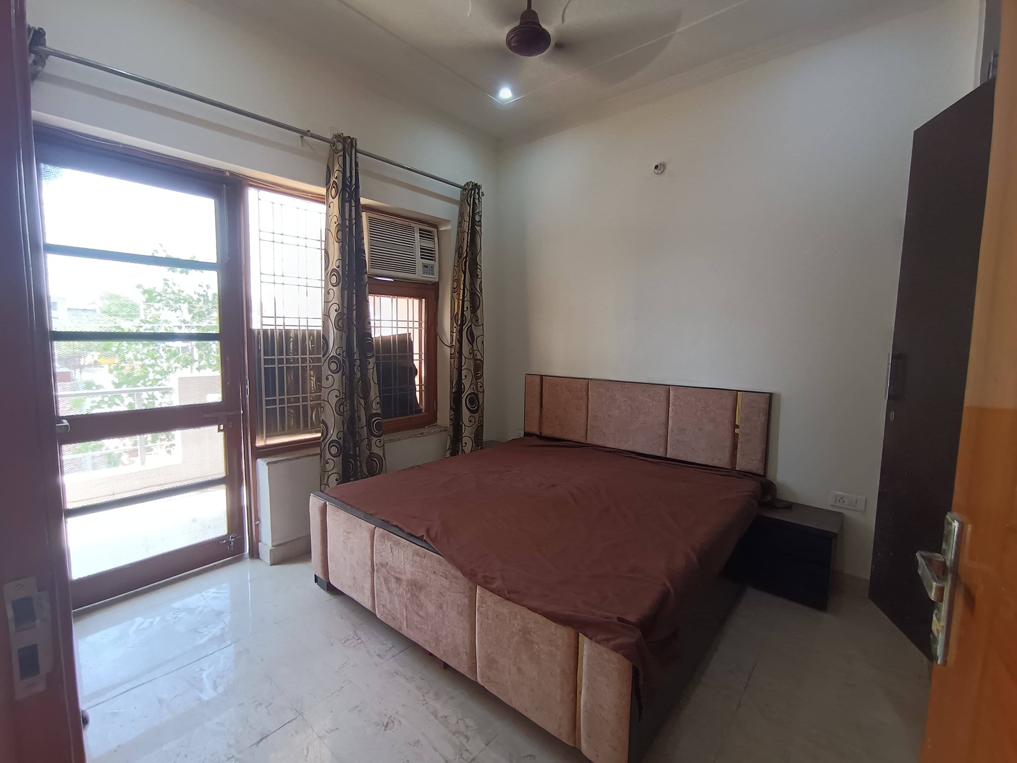 3BHK · Semi Furnished · Apartment