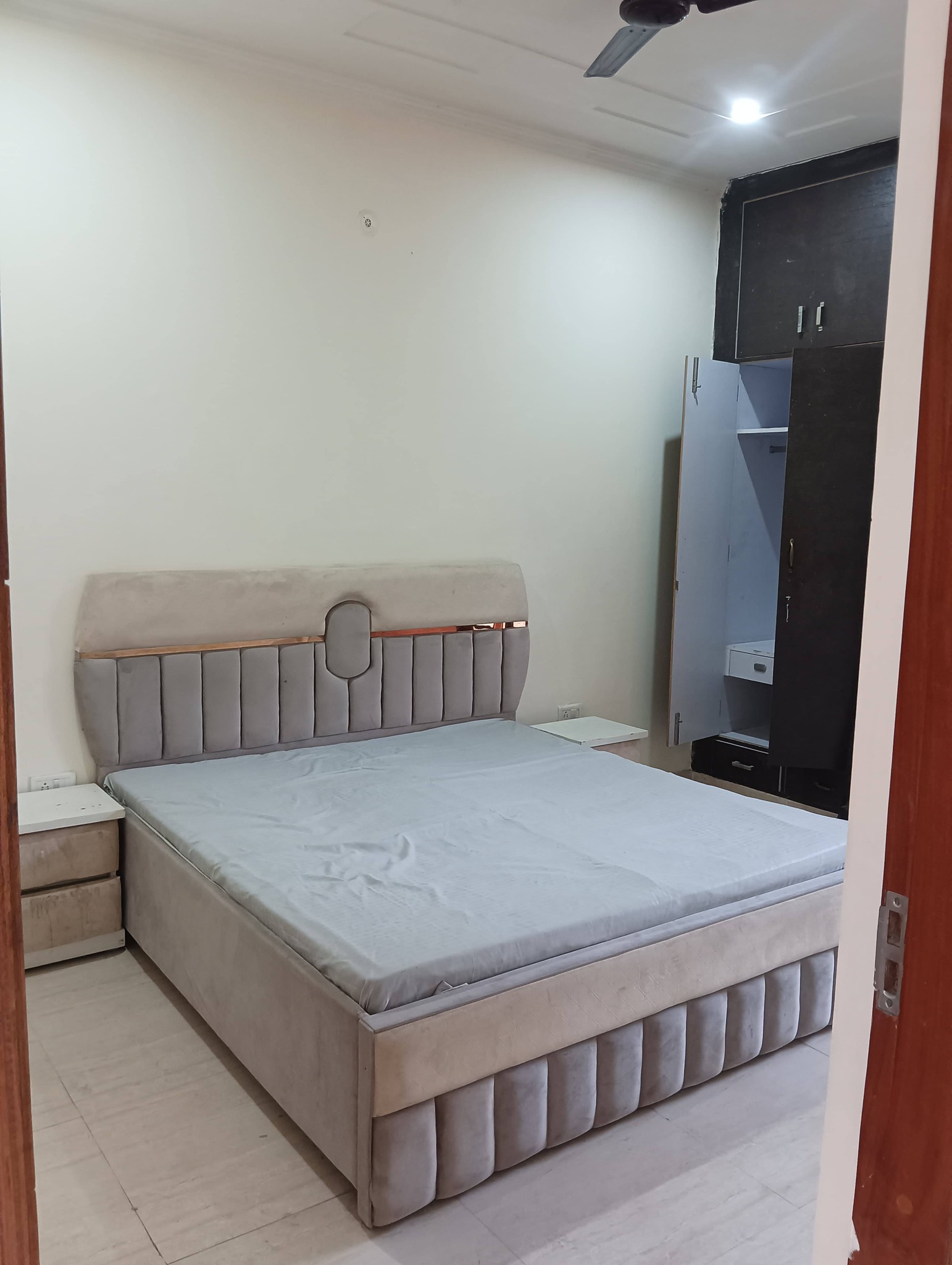 3BHK · Semi Furnished · Apartment